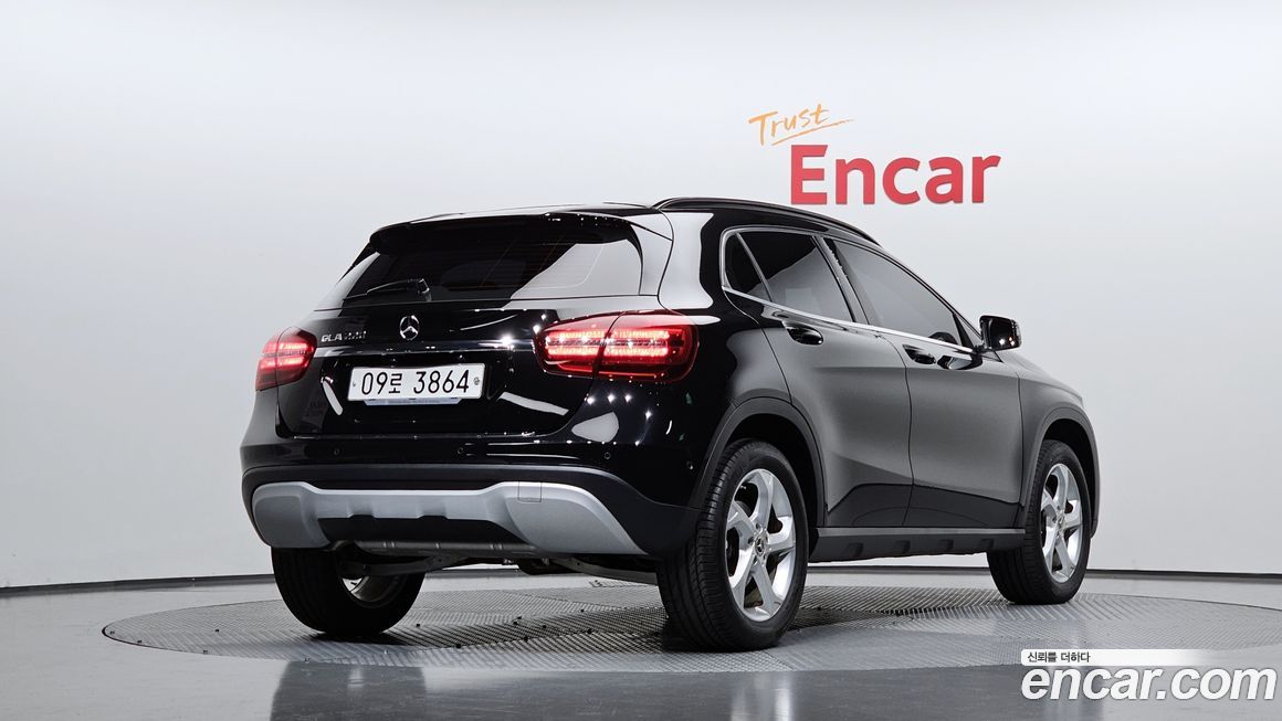 Mercedes-Benz GLA-Class 2019