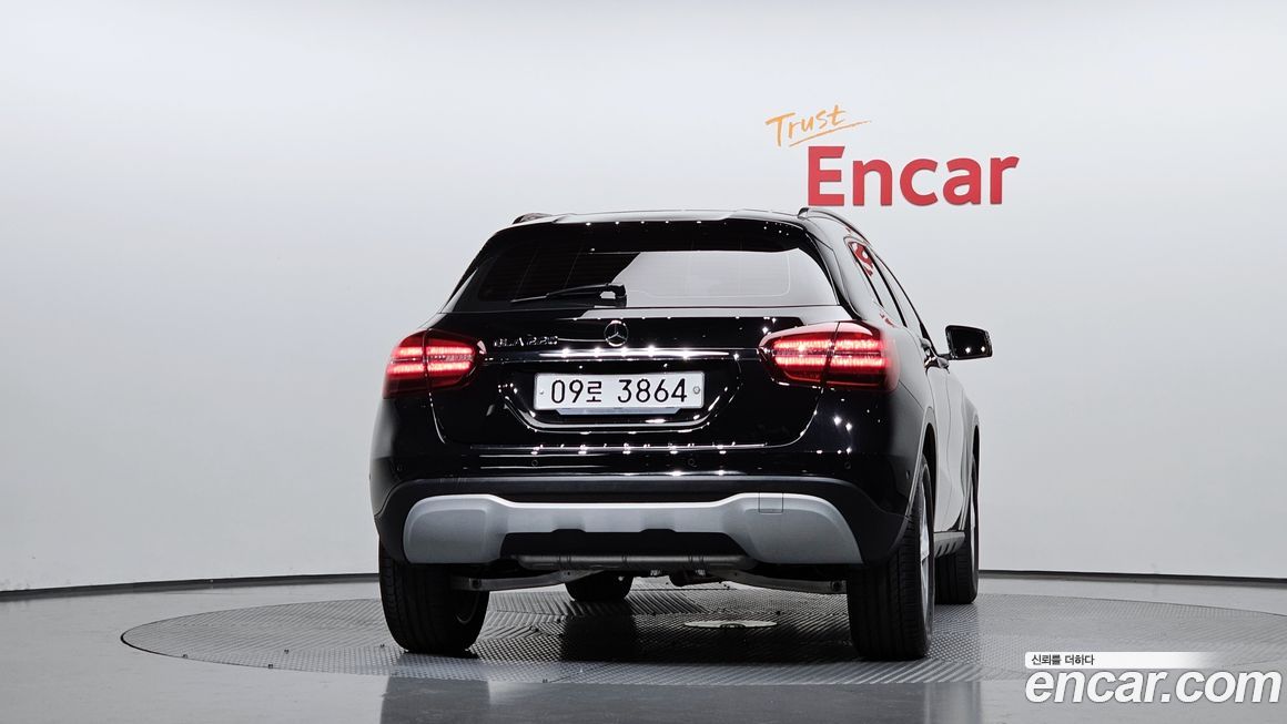 Mercedes-Benz GLA-Class 2019