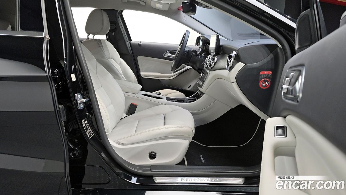 Mercedes-Benz GLA-Class 2019
