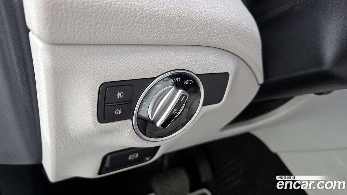 Mercedes-Benz GLA-Class 2019