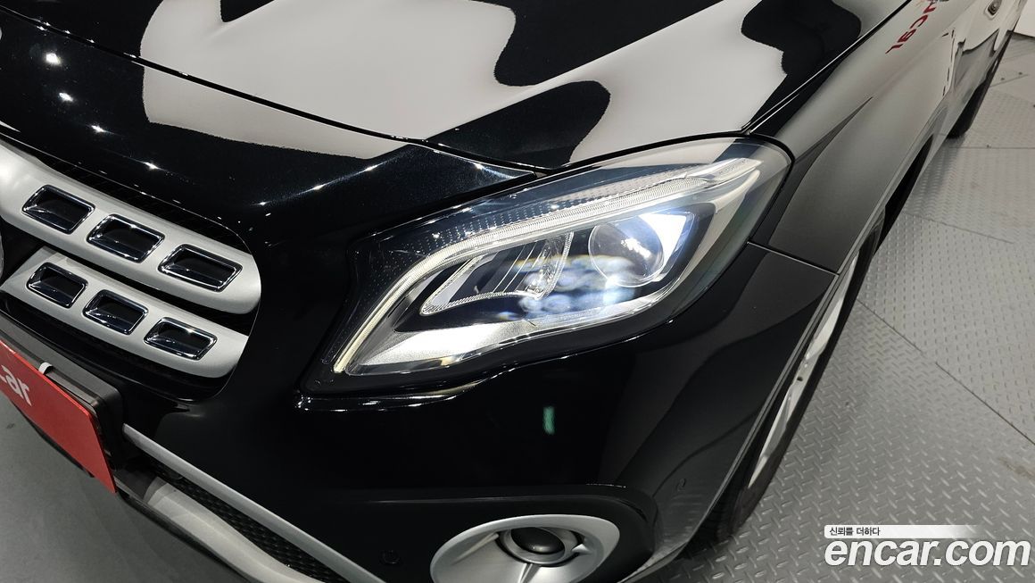 Mercedes-Benz GLA-Class 2019