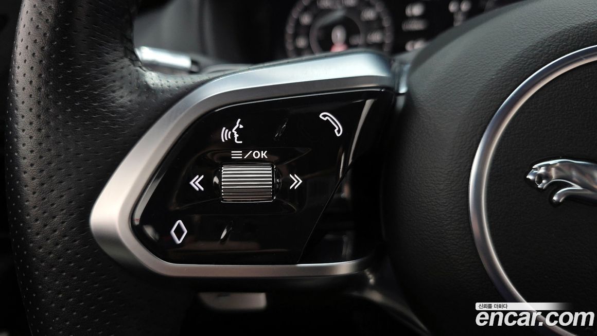 Jaguar XE 2020