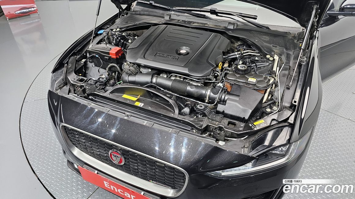 Jaguar XE 2020