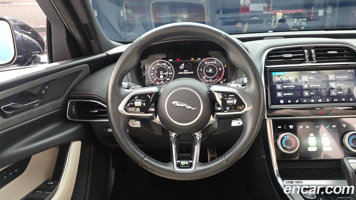 Jaguar XE 2020