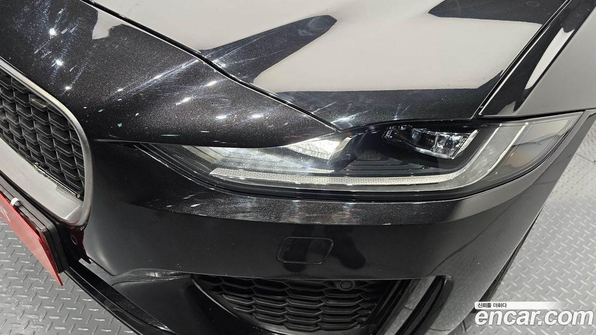 Jaguar XE 2020