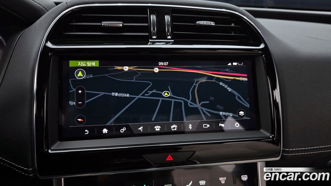 Jaguar XE 2020