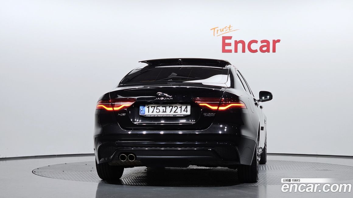 Jaguar XE 2020