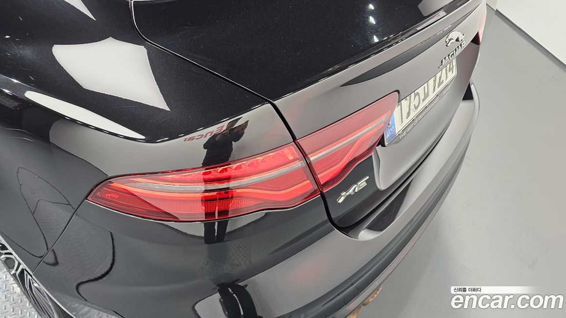 Jaguar XE 2020