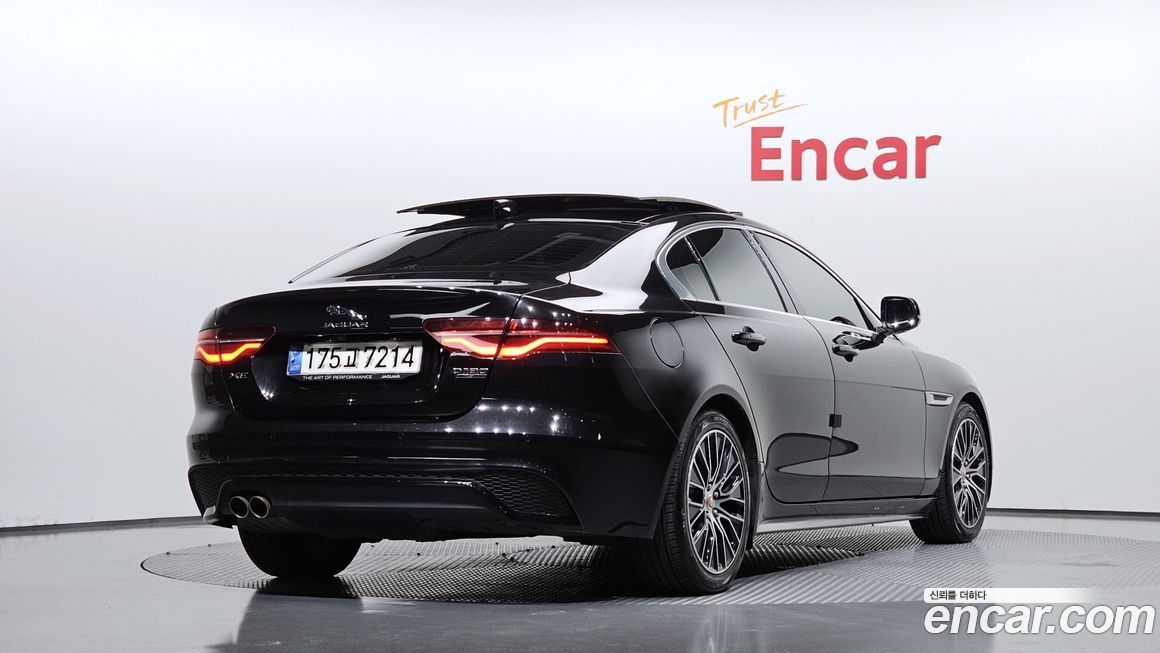 Jaguar XE 2020