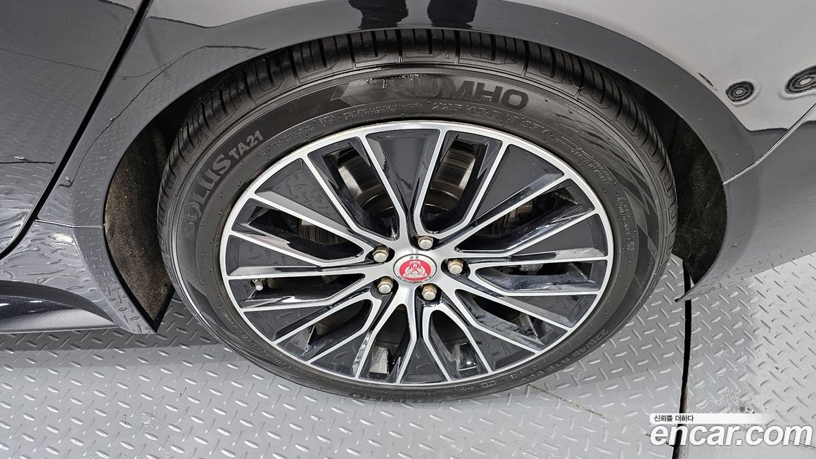 Jaguar XE 2020