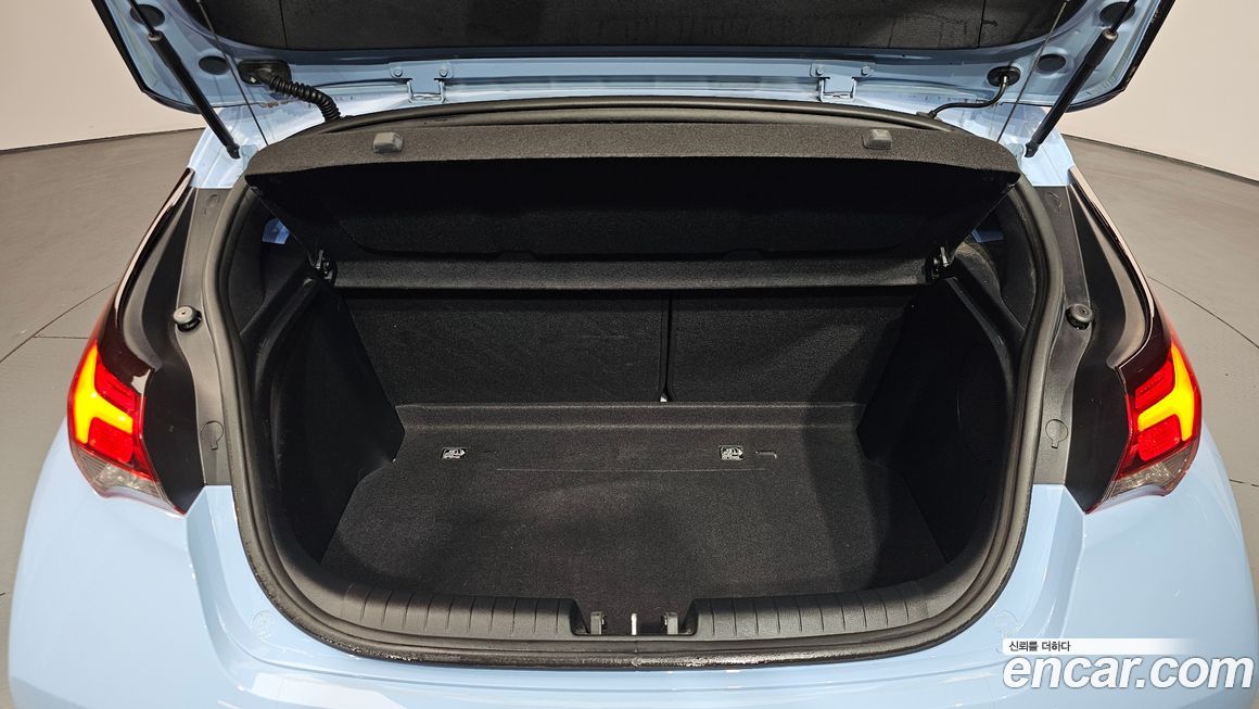 Hyundai Veloster 2022