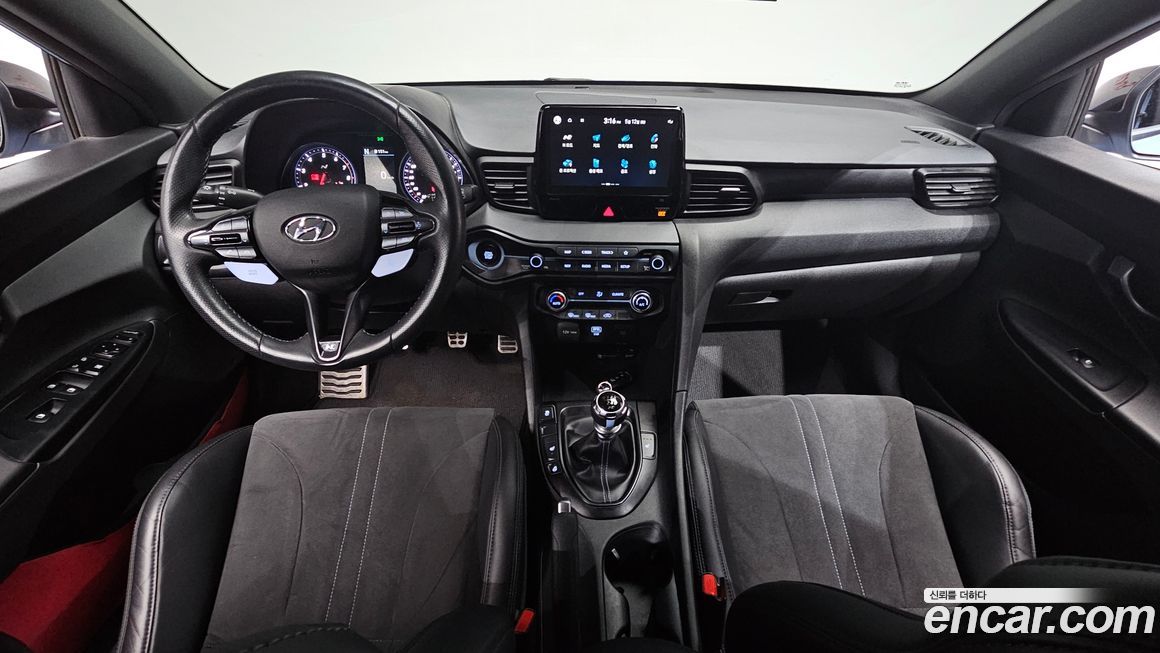 Hyundai Veloster 2022