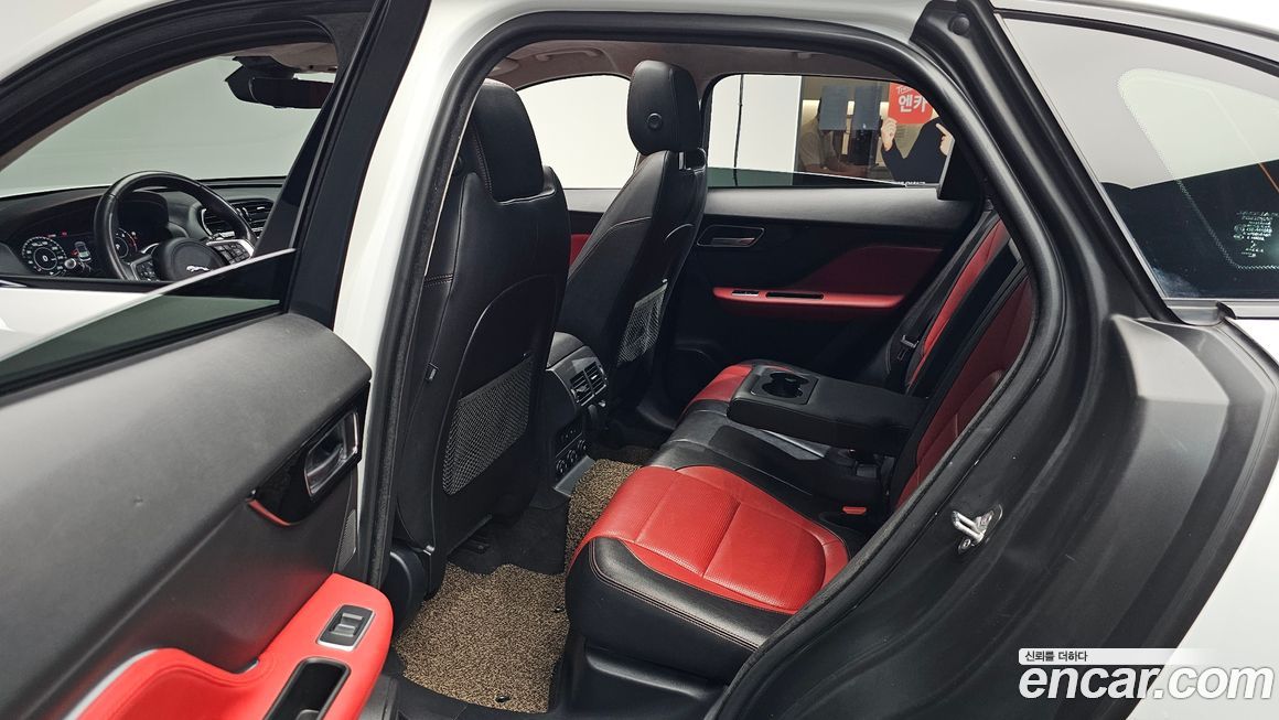 Jaguar F-PACE 2019