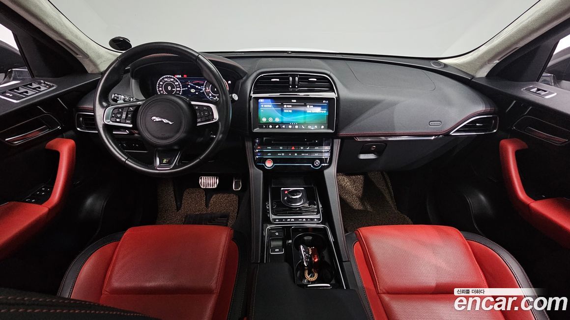 Jaguar F-PACE 2019