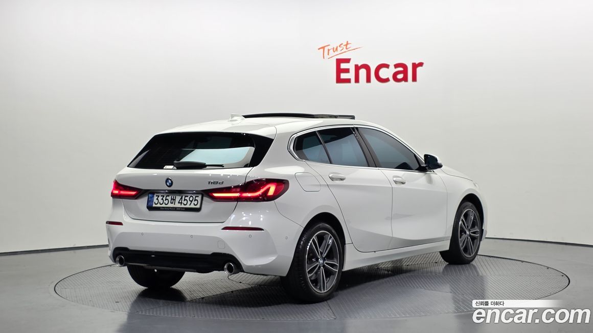 BMW 1-Series 2021