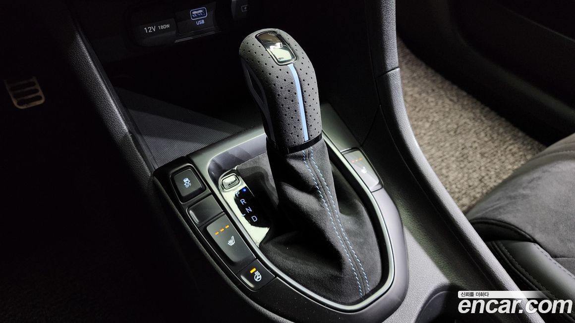 Hyundai Veloster 2022