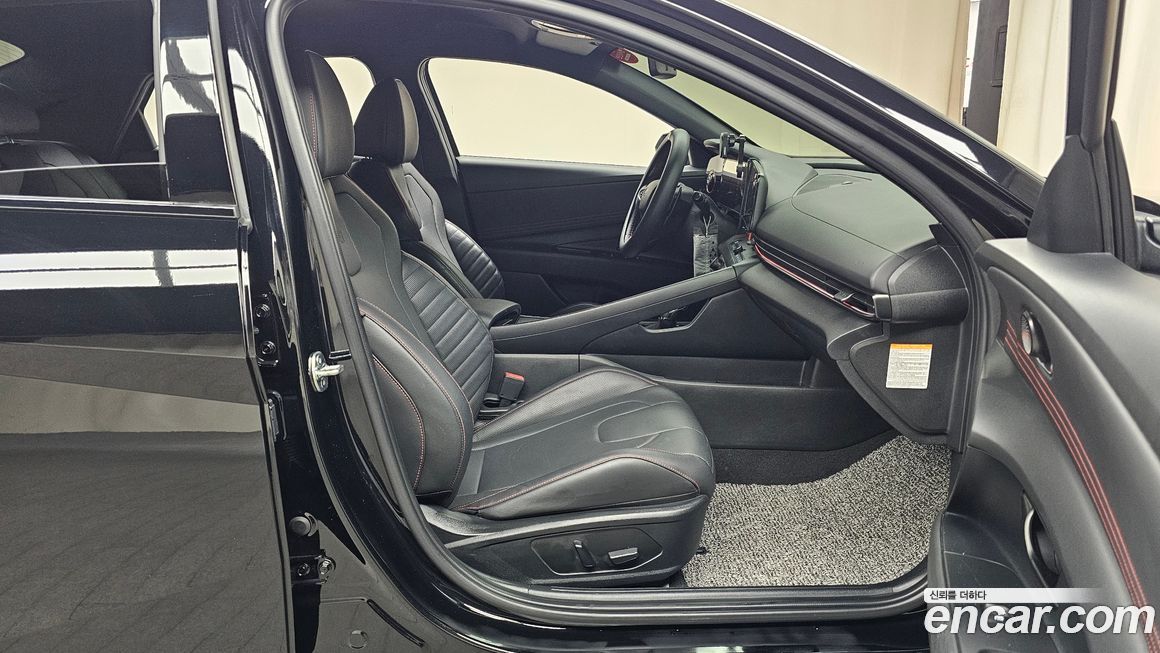 Hyundai AVANTE 2025