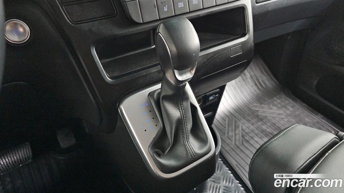 Hyundai Staria 2024