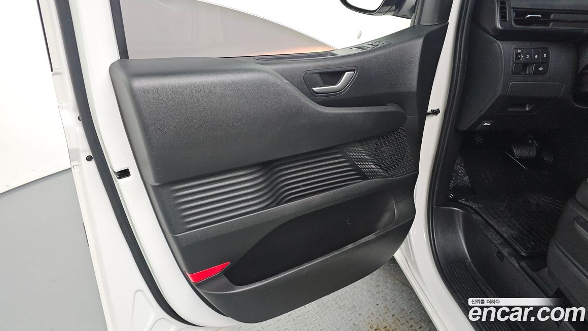 Hyundai Staria 2024