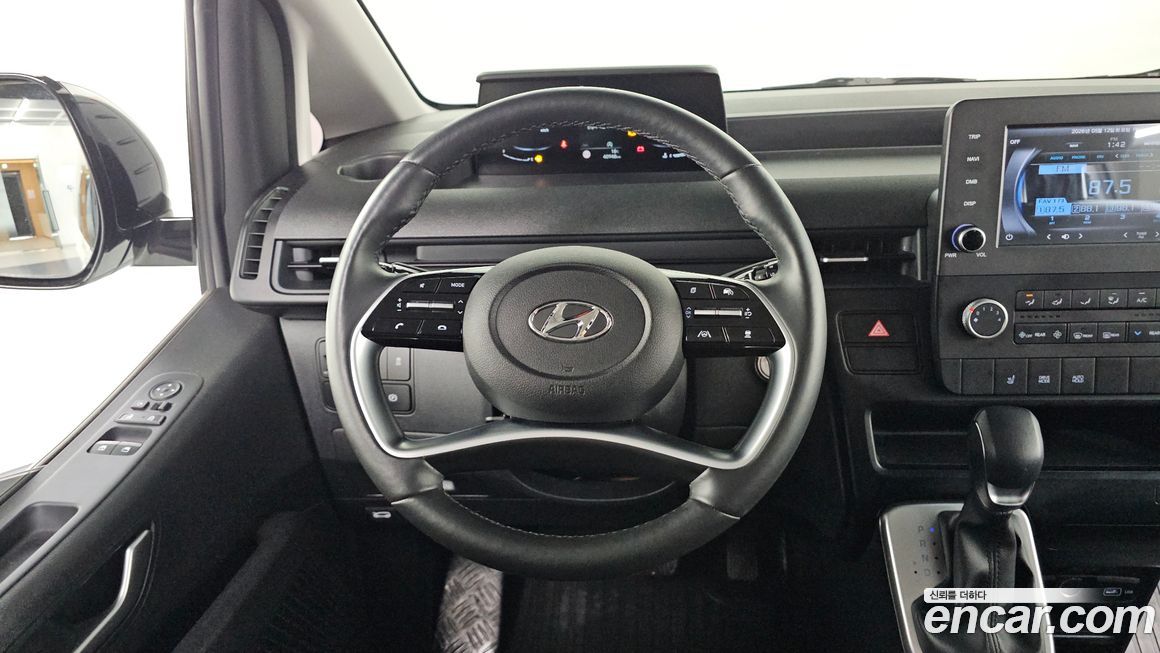 Hyundai Staria 2024