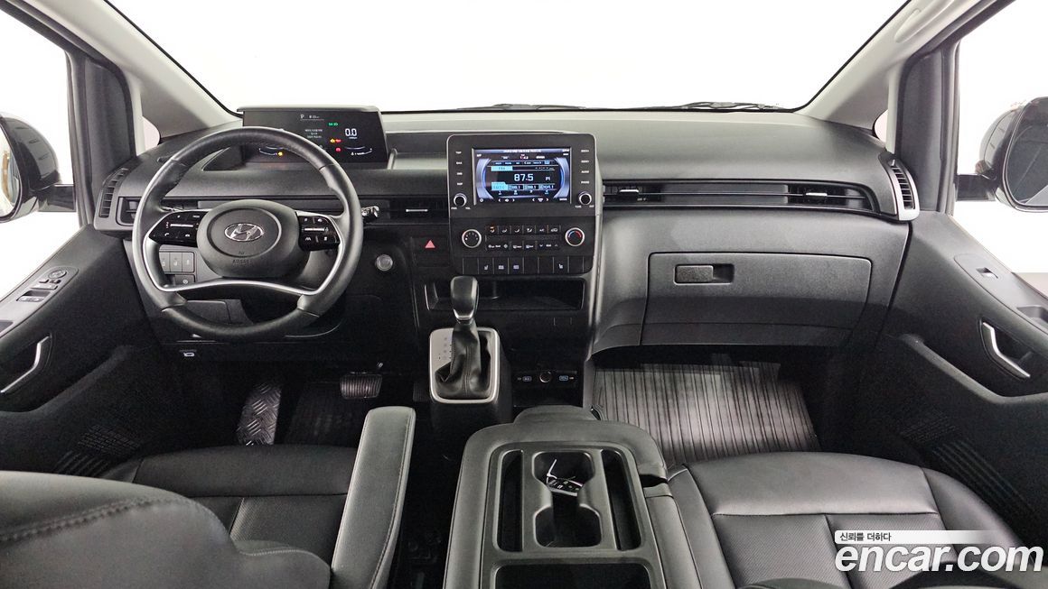 Hyundai Staria 2024