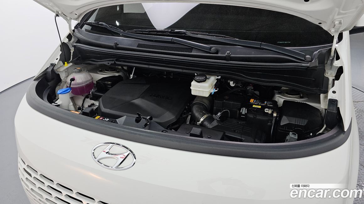 Hyundai Staria 2024