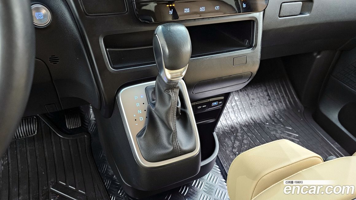 Hyundai Staria 2023