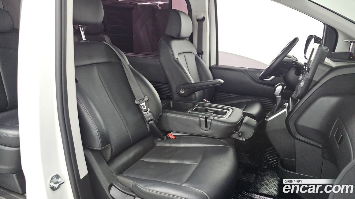 Hyundai Staria 2024