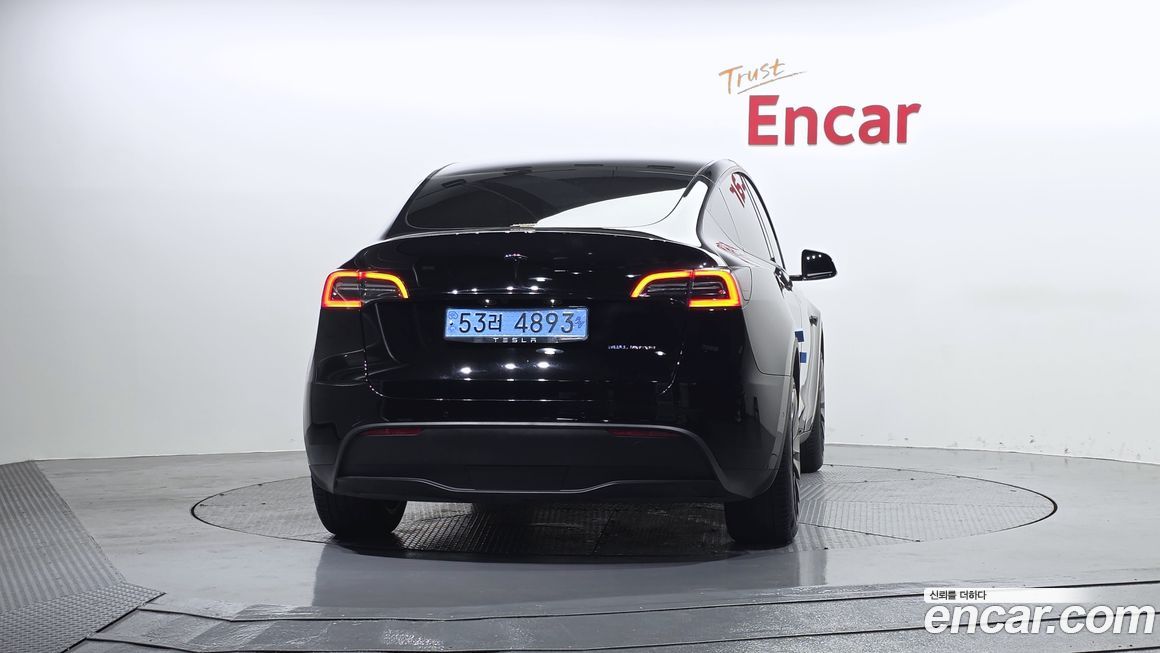 Tesla Model Y 2021