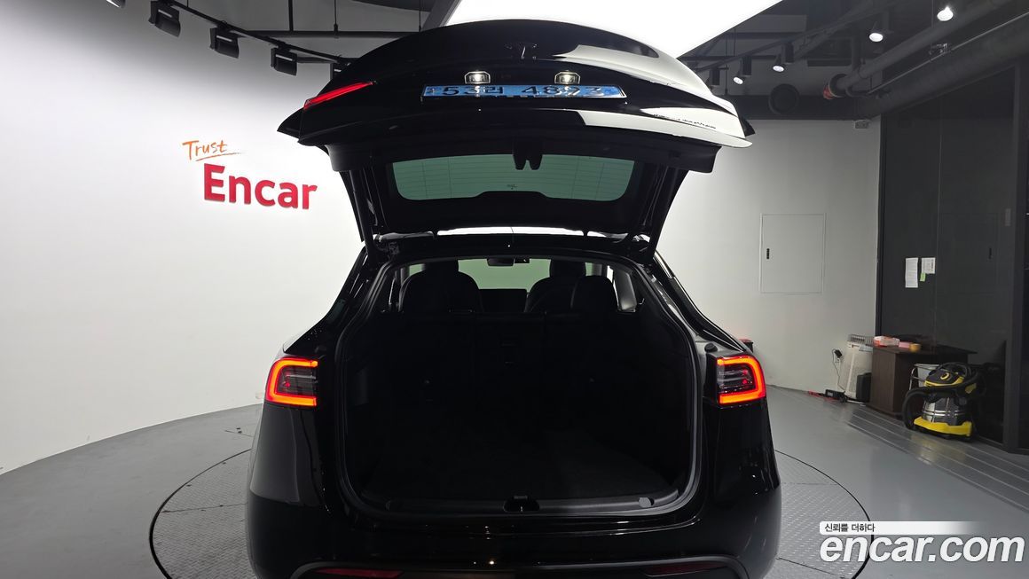Tesla Model Y 2021