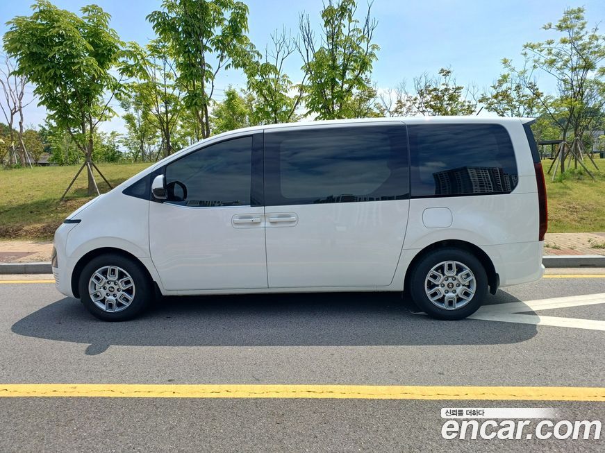 Hyundai Staria 2025
