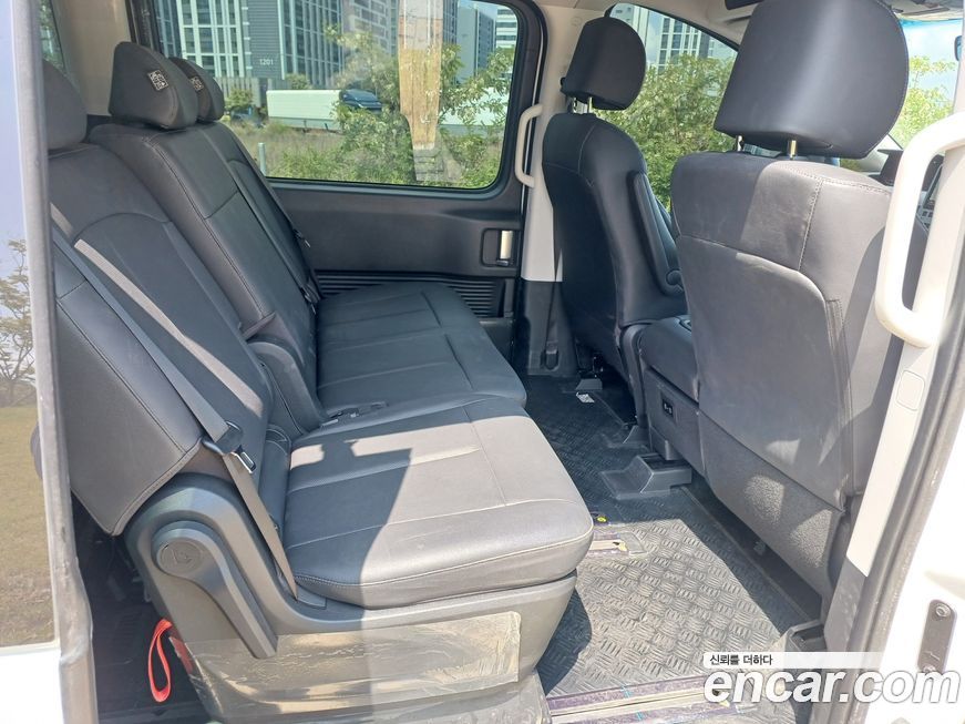Hyundai Staria 2025