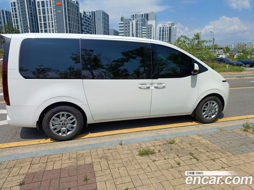 Hyundai Staria 2025