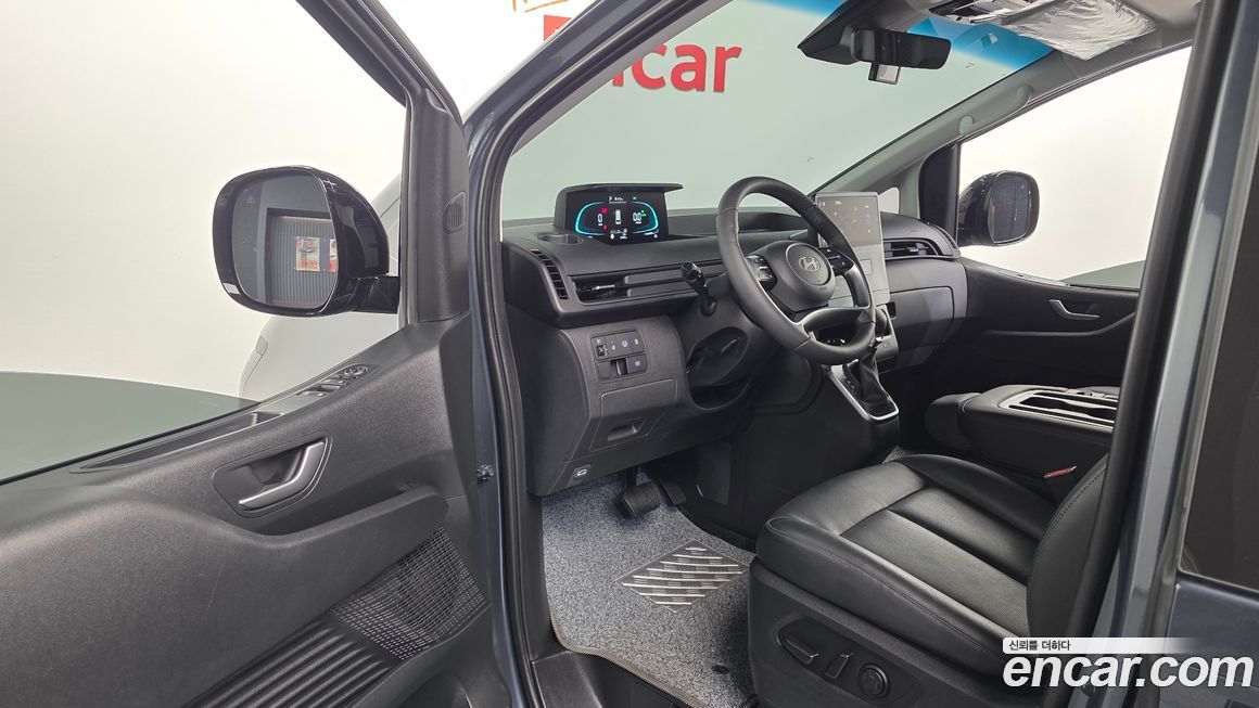 Hyundai Staria 2025