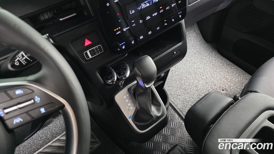 Hyundai Staria 2025