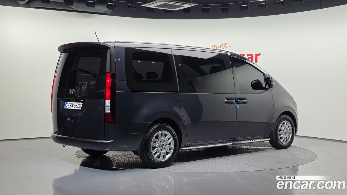 Hyundai Staria 2025