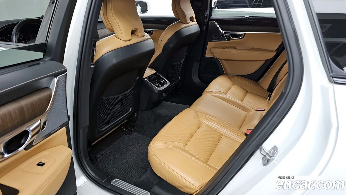 Volvo V90 2021