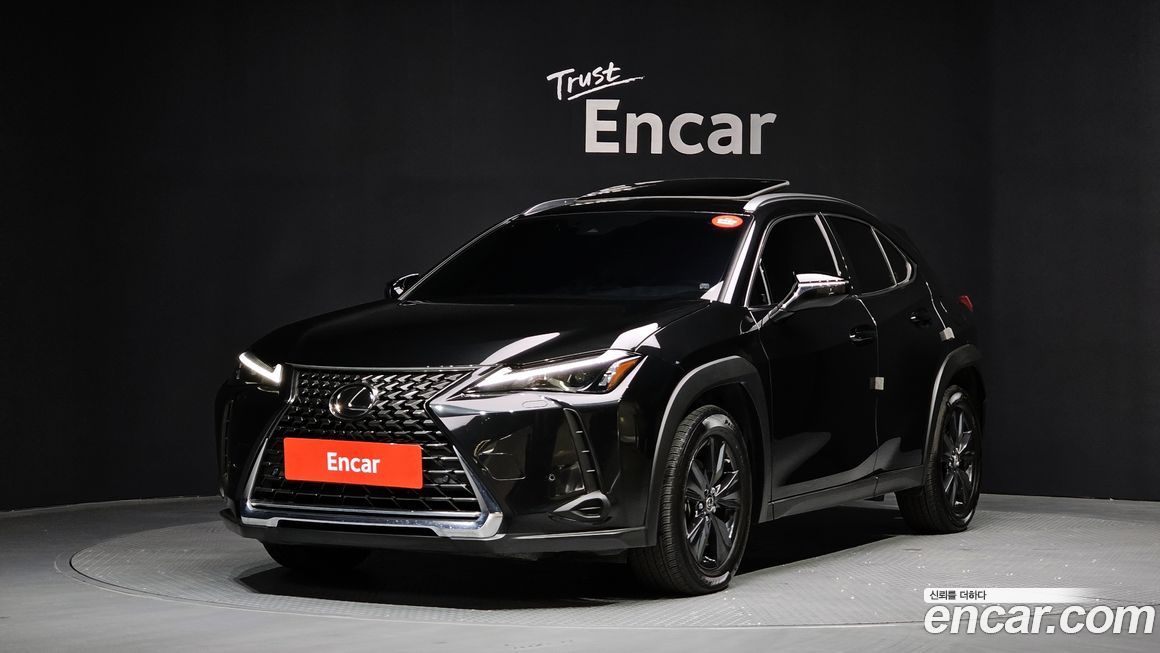 Lexus UX 2024