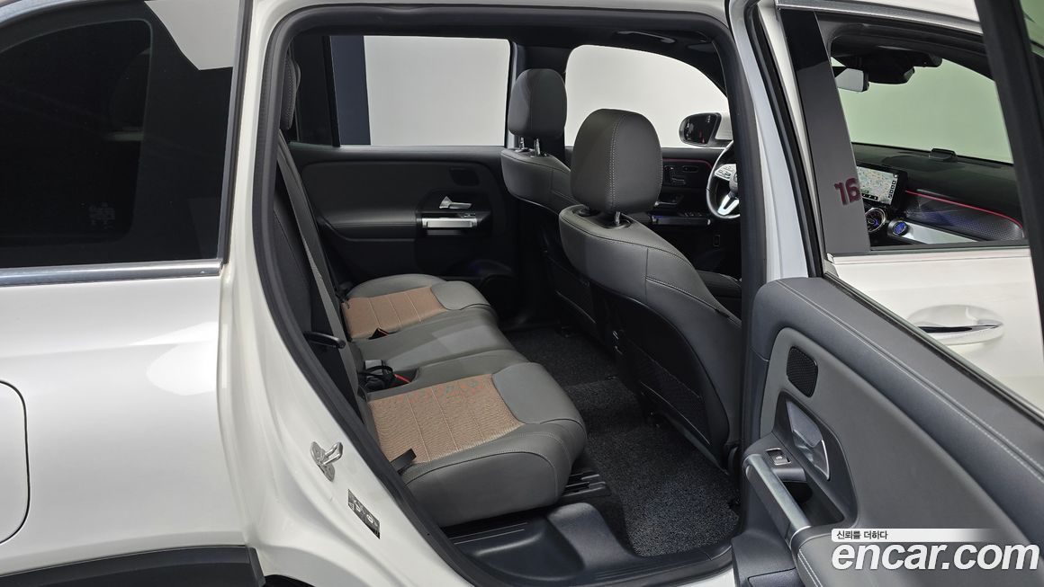 Mercedes-Benz EQB 2024
