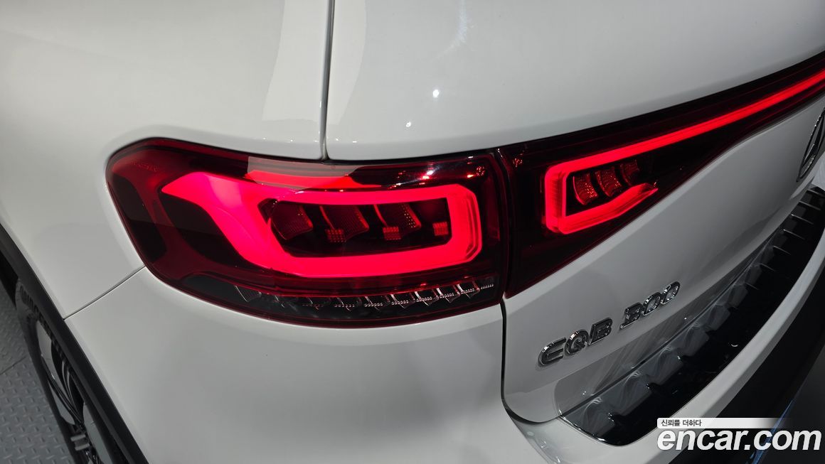 Mercedes-Benz EQB 2024