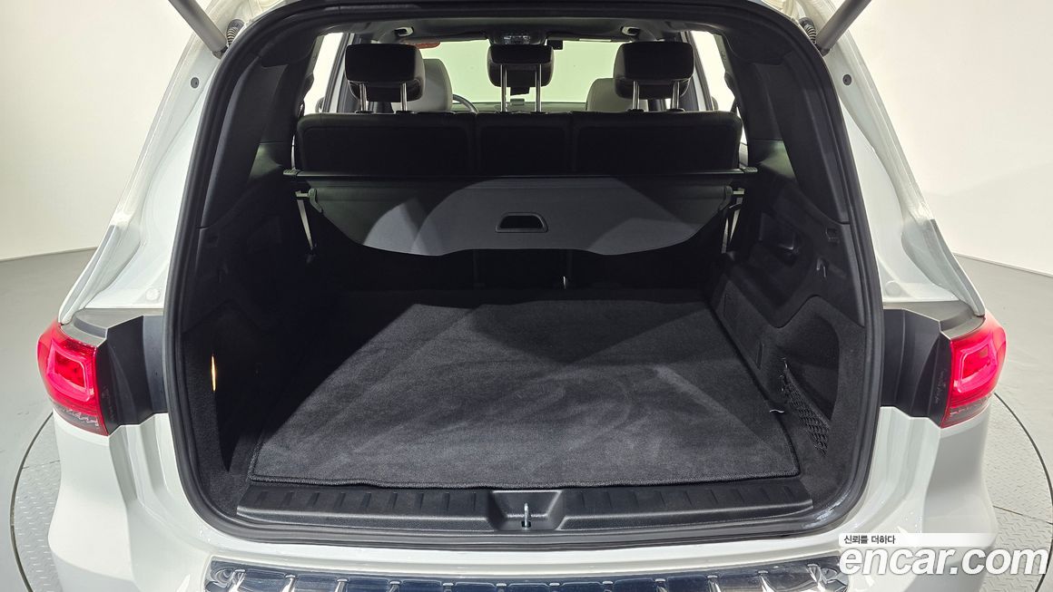 Mercedes-Benz EQB 2024