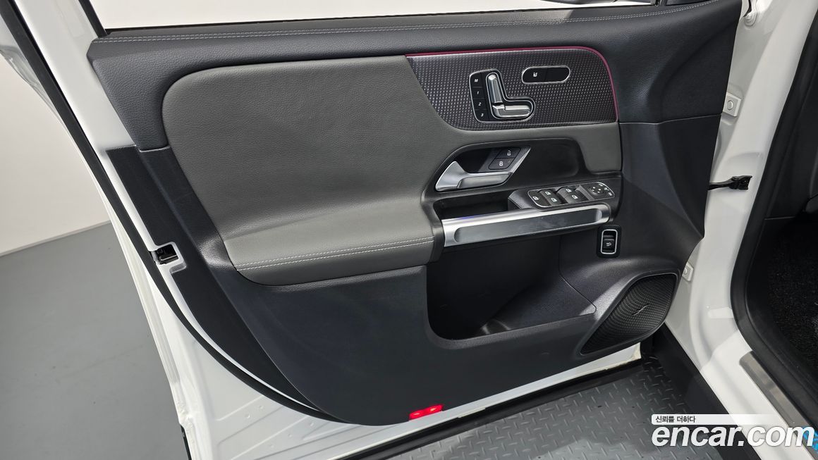 Mercedes-Benz EQB 2024