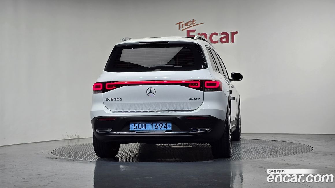 Mercedes-Benz EQB 2024