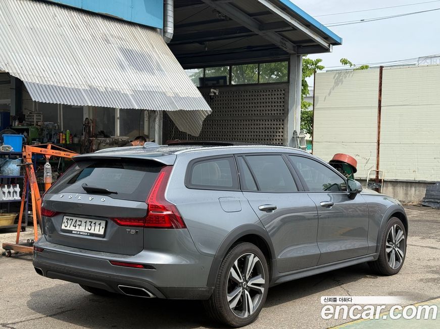 Volvo V60 2020