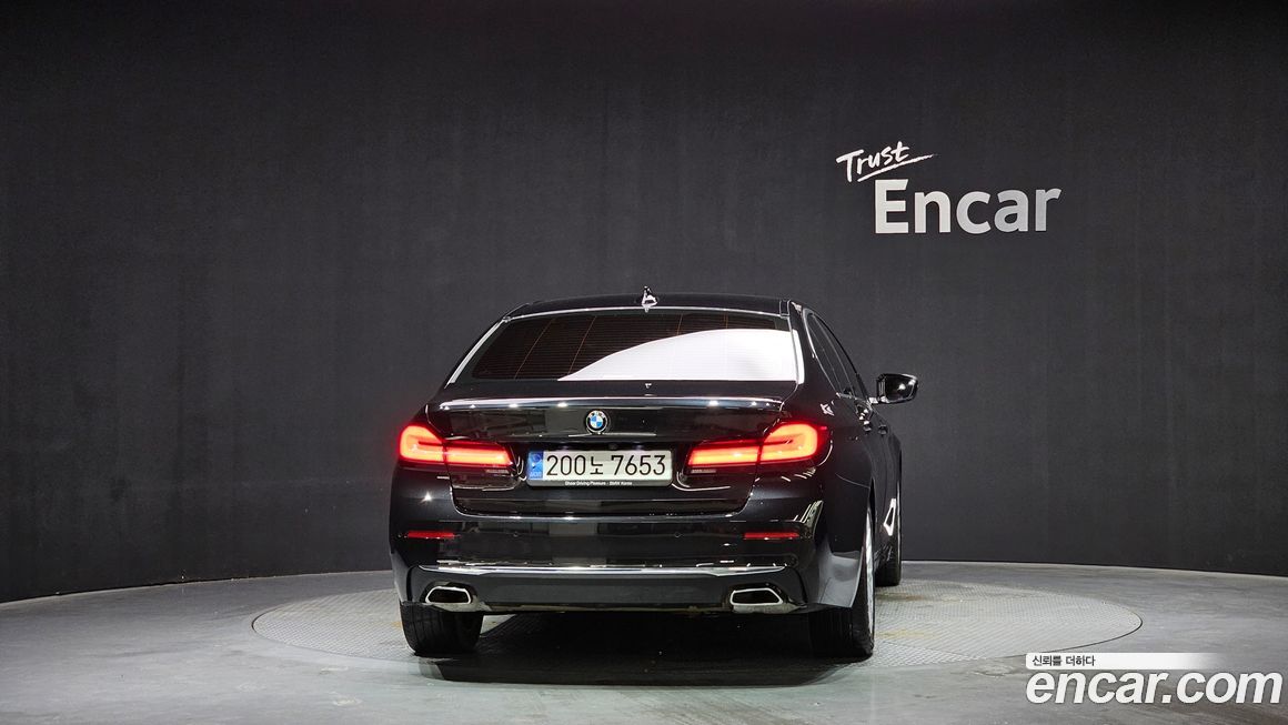 BMW 5-Series 2023