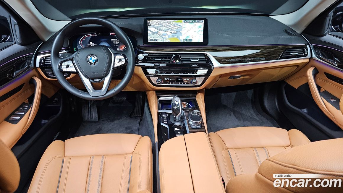 BMW 5-Series 2023