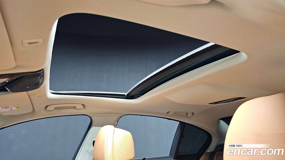 BMW 5-Series 2023