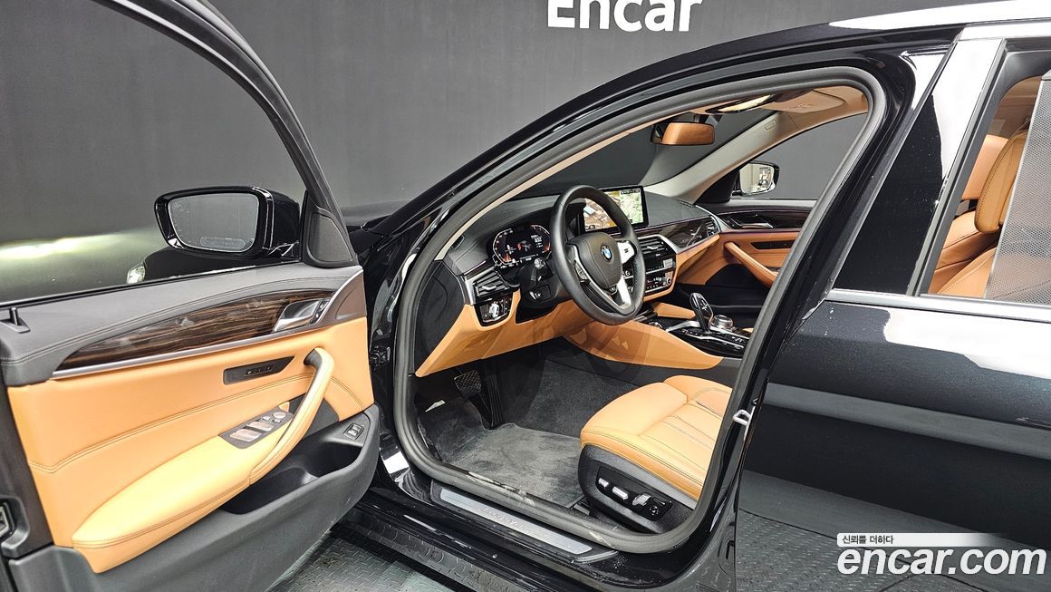 BMW 5-Series 2023