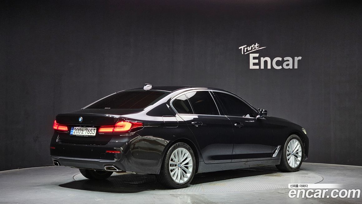 BMW 5-Series 2023