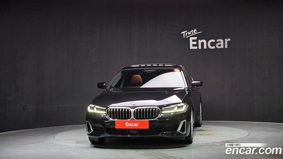 BMW 5-Series 2023